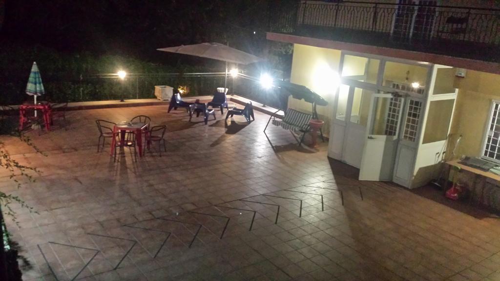 Le Streghe Di Roma Hotel Ngoại thất bức ảnh